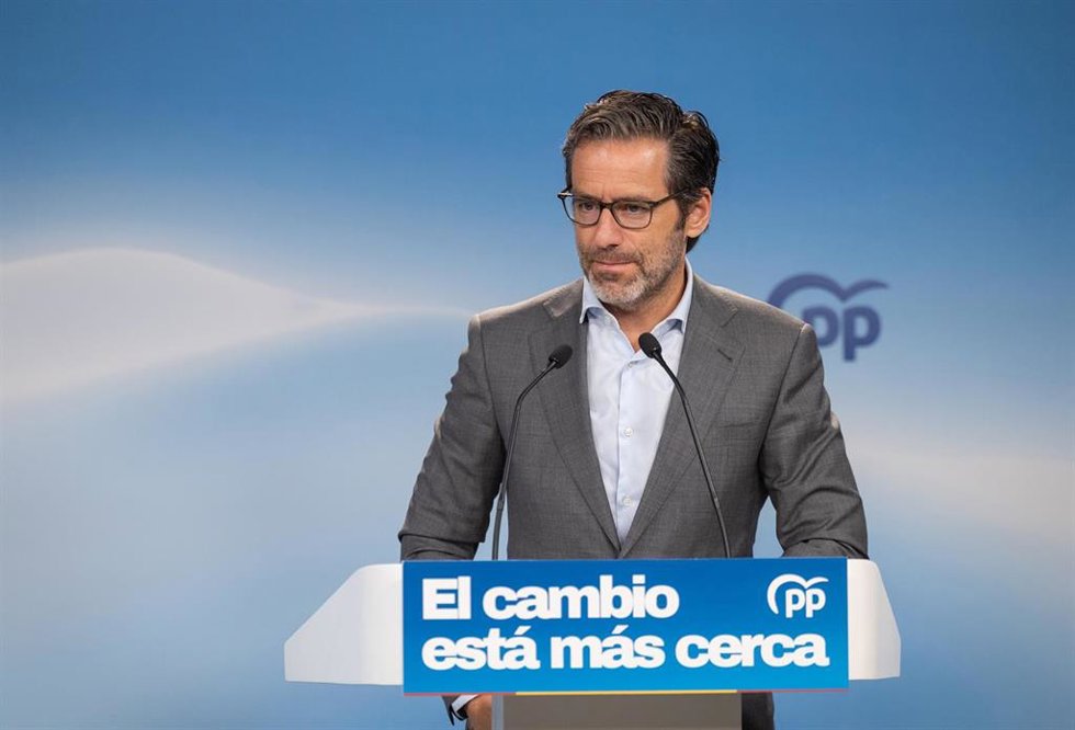El portavoz y vicesecretario de Cultura y Deporte del Partido Popular, Borja Sémper, atiende a los medios tras la reunión del Comité de Dirección del PP, a 7 de septiembre de 2026, en Madrid (España). 