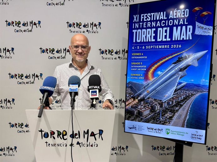 El teniente de alcalde de Torre del  Mar, Jesús Pérez Atencia, en el balance del Festival Aéreo Internacional de Torre del Mar 2026
