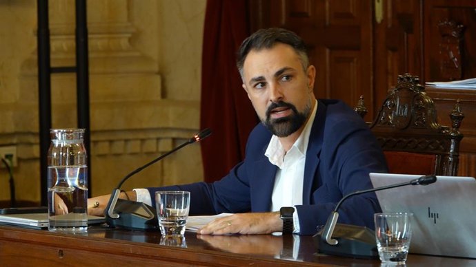 Archivo - El portavoz del Grupo Municipal Socialista en el Ayuntamiento de Málaga, Mariano Ruiz Araujo, en una imagen de archivo.