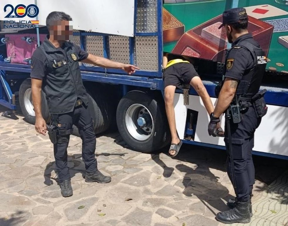 Uno de los migrantes localizados durante la Operación Feriante.