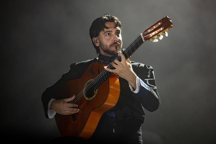 Archivo - El guitarrista Yerai Cortés durante un concierto. Imagen de archivo. 