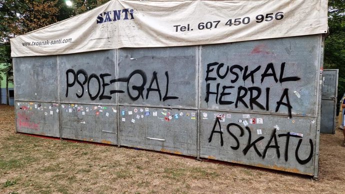 Atacan la txozna de la Agrupación Socialista de Eibar (Gipuzkoa) en las campas de Arrate