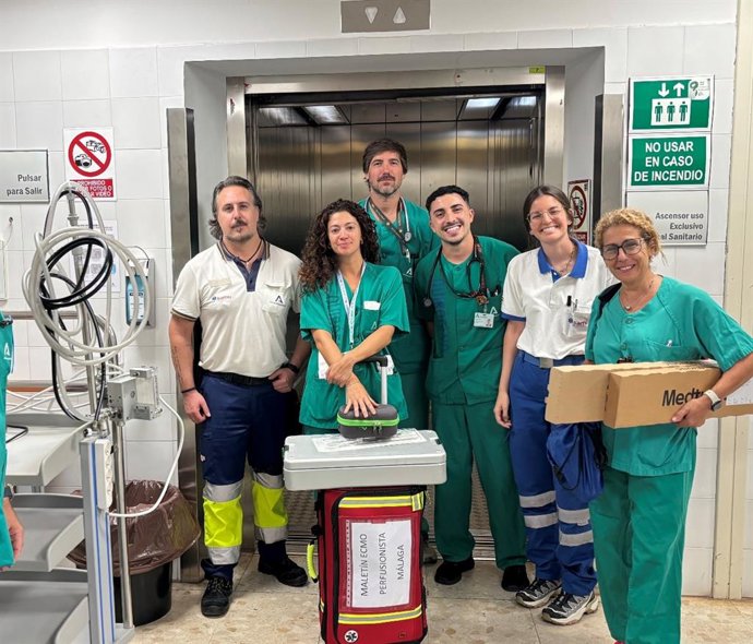 El Hospital Regional de Málaga incorpora un equipo ECMO para trasladar pacientes críticos entre hospitales.