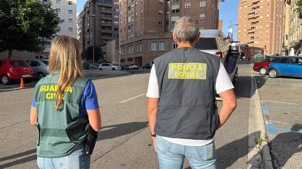 La Guardia Civil y la Policía Foral han detenido a un hombre de nacionalidad española como principal sospechoso del supuesto asesinato de un varón francés cuyo cuerpo fue hallado descuartizado la tarde del 4 de agosto en el pantano de Yesa.