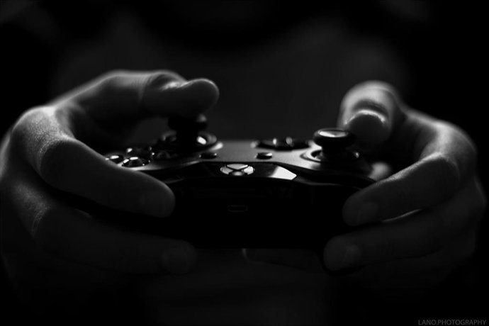 Archivo - Mando de la consola Xbox.