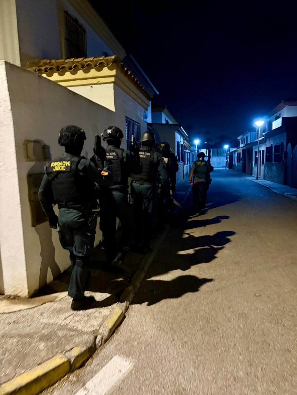 Agentes de la Guardia Civil en la operación contra el tráfico de cocaína desarrollada en el Campo de Gibraltar.