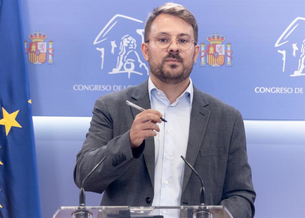 El portavoz adjunto de Sumar en el Congreso, Alberto Ibáñez, durante una rueda de prensa en el Congreso de los Diputados, a 8 de septiembre de 2026, en Madrid (España).