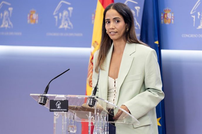 La diputada de Sumar Tesh Sidi durante una rueda de prensa en el Congreso de los Diputados, a 8 de septiembre de 2026, en Madrid (España).