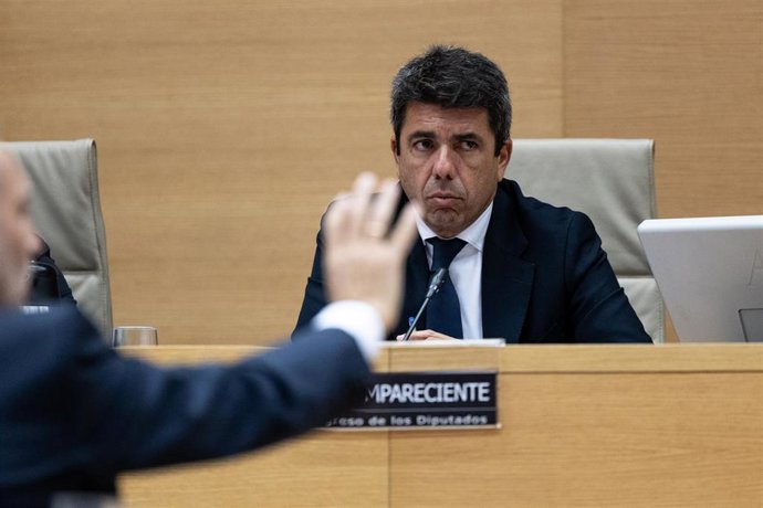 Archivo - Carlos Mazón, comparece ante la comisión de la dana, en el Congreso de los Diputados, a 17 de noviembre de 2025.