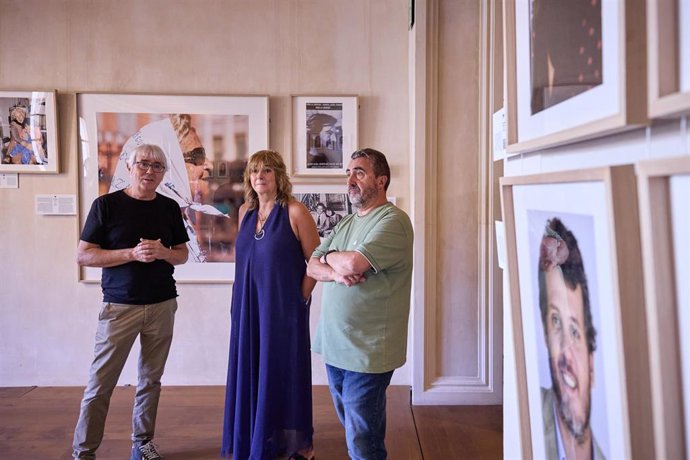 La vicepresidenta Ollo inaugura la exposición 'Memorias compartidas - Memoria Partekatuak’ U.