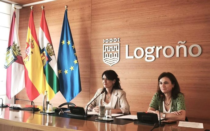Patricia Sainz y Cristina Estenaga, en la presentación de la Ordenanza