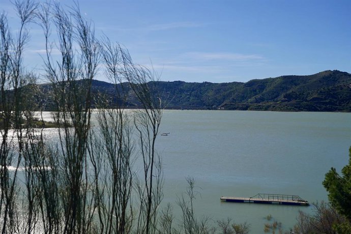 Archivo - Imagen de archivo del embalse La Viñuela.
