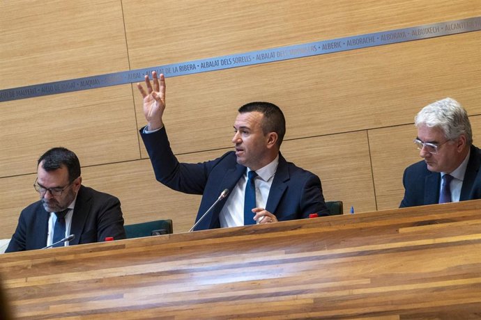 Archivo - El presidente de la Diputación de Valencia, Vicent Mompó, en imagen de archivo