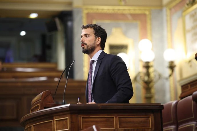 Archivo - El diputado de Vox Carlos Hernández Quero interviene durante una sesión plenaria, en el Congreso de los Diputados, a 23 de junio de 2026, en Madrid (España). 