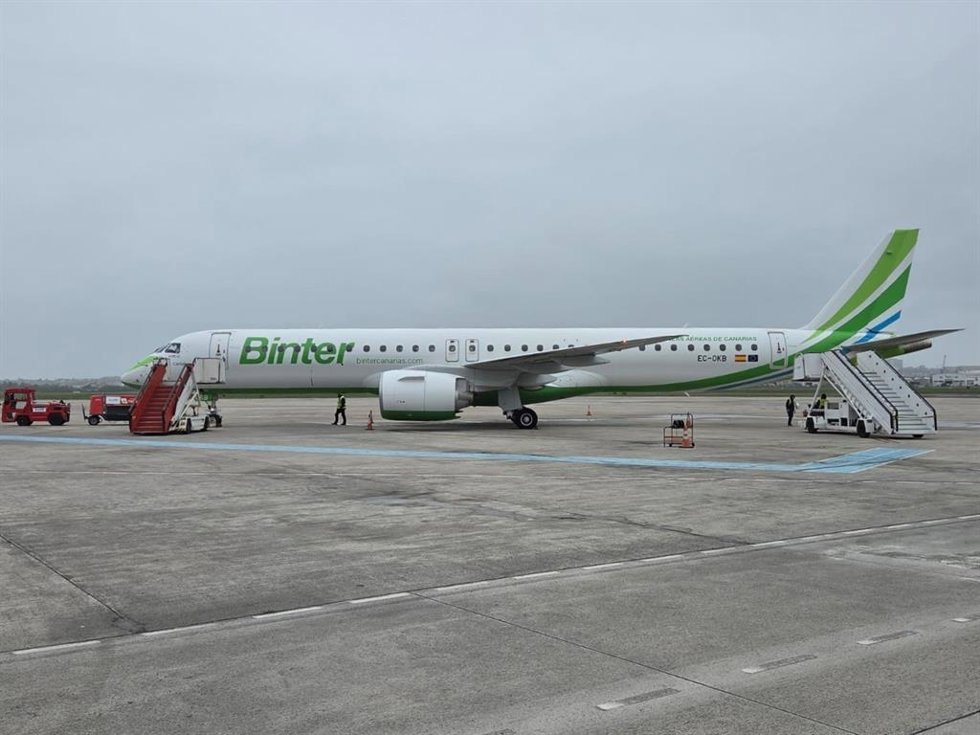 Archivo - Avión 'Cantabria' de Binter.
