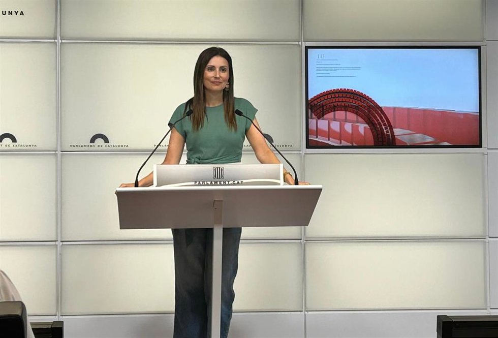 La portavoz del PP en el Parlament, Lorena Roldán, en una rueda de prensa