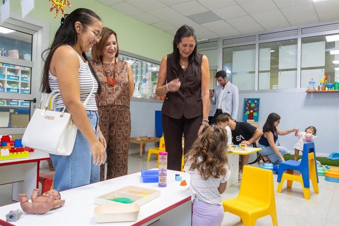 Las escuelas infantiles municipales de Zaragoza comienzan el curso con 939 alumnos en sus 13 centros