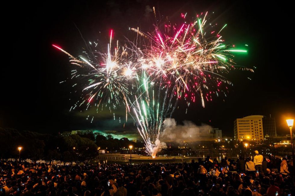 Archivo - Fuegos artificiales en el Parque de Pradolongo por el Año Nuevo chino.