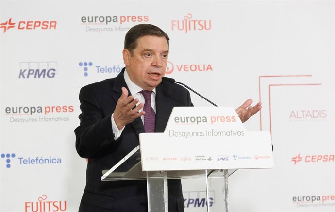 Archivo - El ministro de Agricultura, Pesca y Alimentación, Luis Planas, interviene durante un desayuno informativo de Europa Press, en el Rosewood Villa Magna, a 1 de marzo de 2023, en Madrid (España).