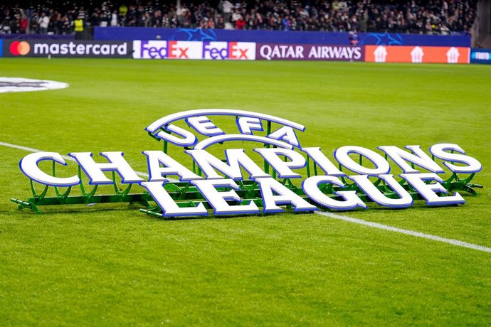 Archivo - UEFA Champions League badge, logo during the UEFA Champions League, League Phase, MD3 football match between Eintracht Frankfurt and Liverpool FC on 22 October 2025 at Deutsche Bank Park in Frankfurt am Main, Germany - Photo Andre Weening / Oran