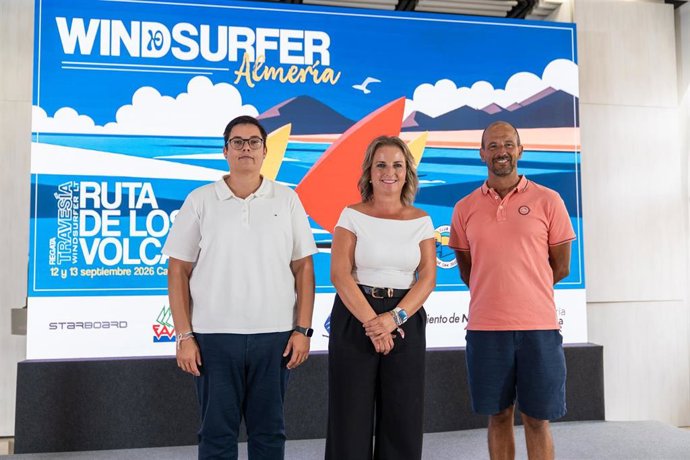 Presentación de la prueba de windsurf 'Ruta de los Volcanes' de Níjar (Almería).