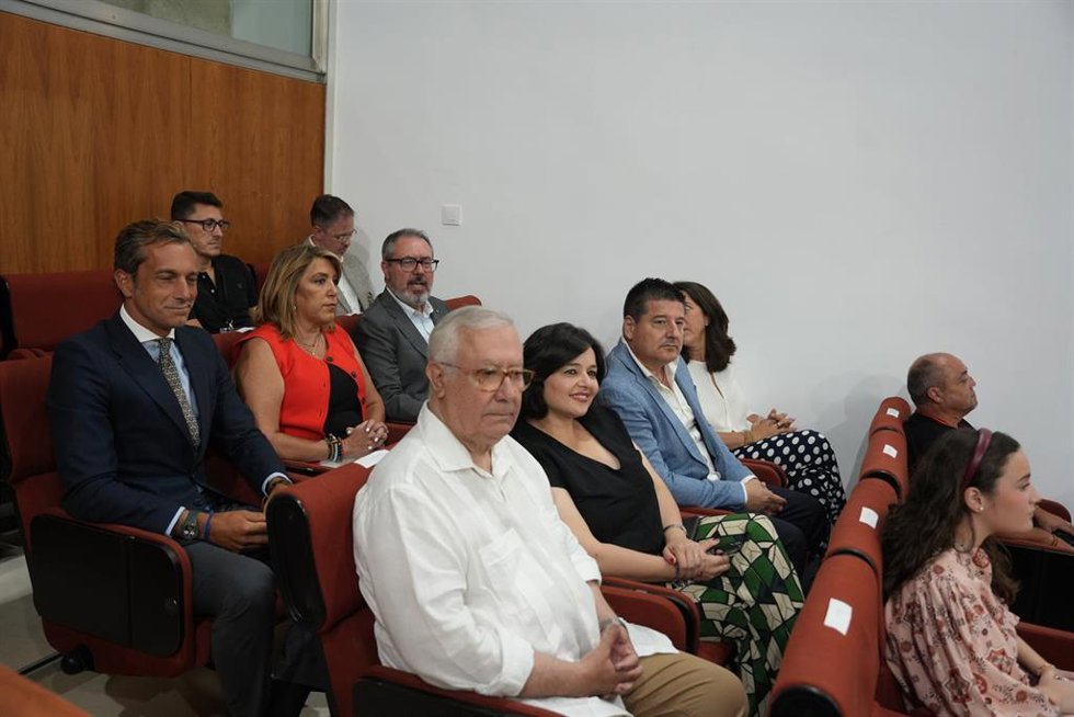 Archivo - Los senadores y senadoras designados por el Parlamento andaluz para la XIII legislatura, en una foto de archivo.