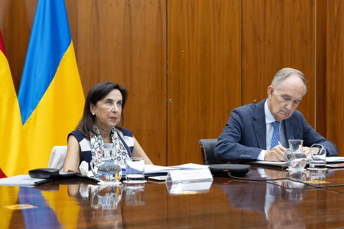 A ministra da Defesa, Margarita Robles, participa da 36ª reunião do Grupo de Contato para a Defesa da Ucrânia.