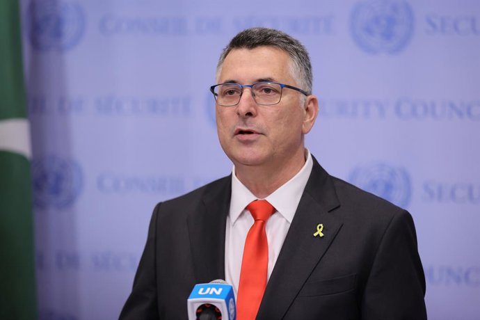 Archivo - August 5, 2025, New York, Ny, USA: NEW YORK, NEW YORK - AUGUST 5: Gideon Saâ€ar, Minister for Foreign Affairs of the State of Israel, and Israelâ€s Permanent Representative to the United Nations, Ambassador Danny Danon, arrive for a press encoun