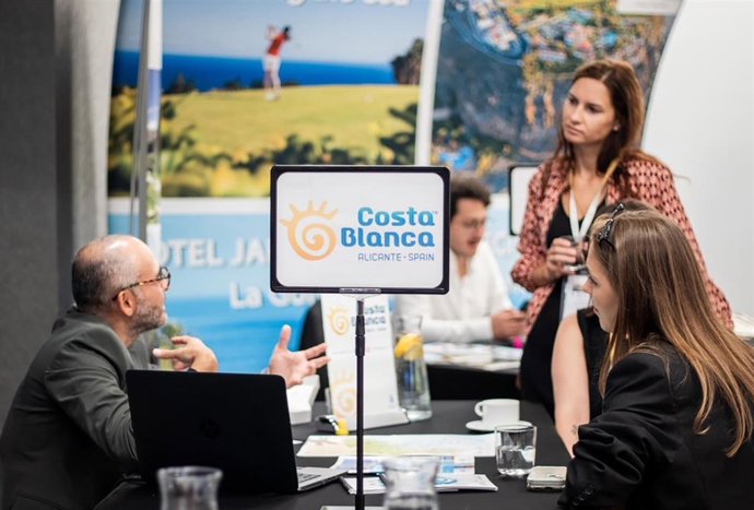Archivo - La Costa Blanca despliega en Polonia la "diversidad" de la oferta turística de Alicante