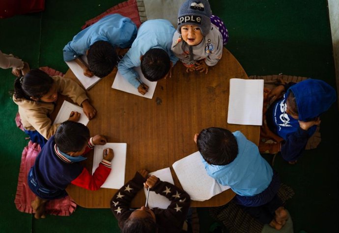 Niños en el colegio.
