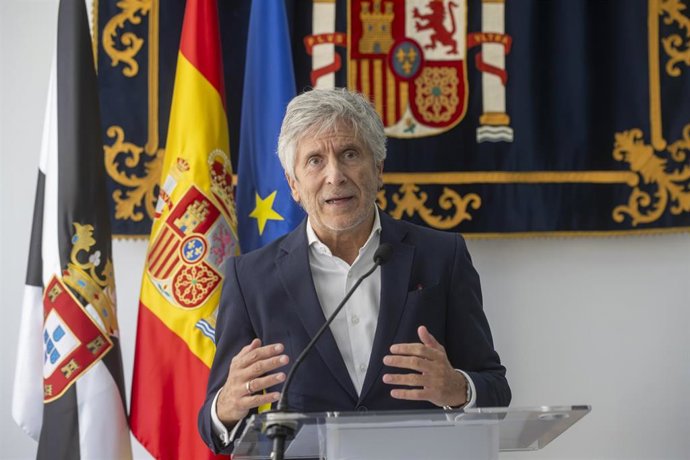 El ministro del Interior, Fernando Grande-Marlaska, atiende a los medios en la Delegación del Gobierno en Ceuta, a 8 de septiembre de 2026, en Ceuta (España). 