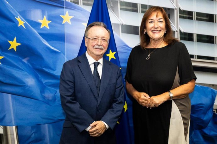 El presidente de Ceuta, Juan José Vivas, se reúne con la comisaria para el Mediterráneo, Dubravka Suica, a 8 de septiembre de 2026, en Bruselas (Bélgica). 