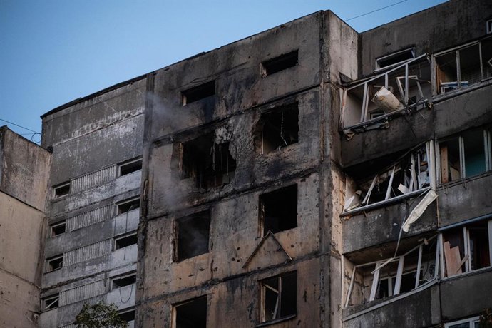 3 de setembro de 2026, Kiev, Ucrânia: Um prédio residencial de vários andares danificado por um ataque com drone russo no distrito de Holosiivskyi, em Kiev, Ucrânia, em 3 de setembro de 2026. As forças armadas russas passaram a adotar uma tática de ataque