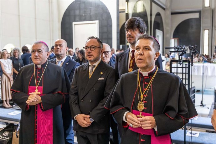 Espot junto a Piero Pioppo y Josep-Lluís Serrano Pentinat