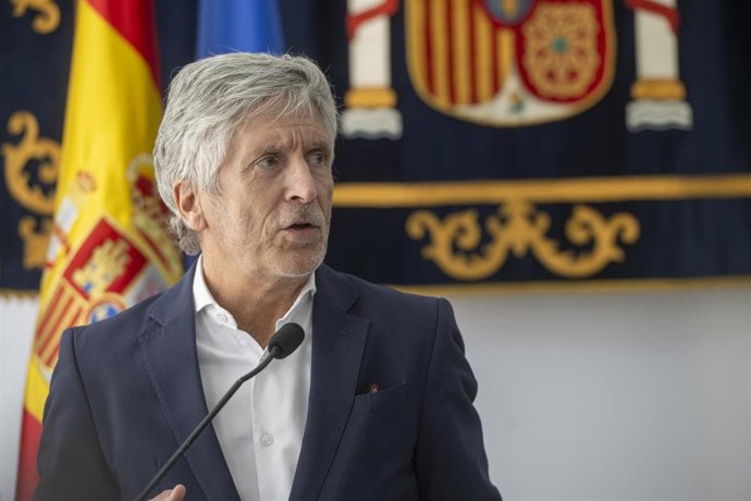 El ministro del Interior, Fernando Grande-Marlaska, atiende a los medios en la Delegación del Gobierno en Ceuta, a 8 de septiembre de 2026, en Ceuta (España). 