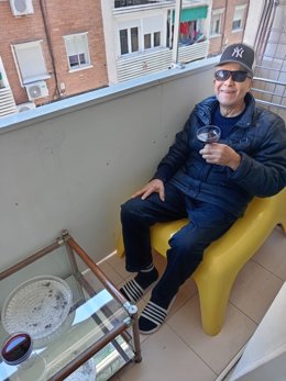 Familiares y amigos, junto a miembros de las Fuerzas y Cuerpos de Seguridad, buscan a un hombre de 84 años con Alzheimer que fue visto por última vez la mañana de este lunes en la localidad de Torrejón de Ardoz.