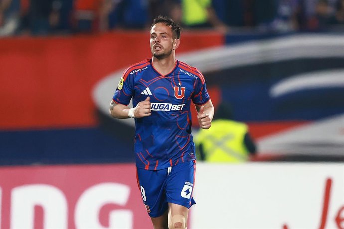 Futbol, Universidad de Chile vs Coquimbo Unido. Fecha 22, Liga de Primera 2026. El jugador de Universidad de Chile Octavio Rivero, centro, celebra su gol durante el partido de la Liga de Primera contra Coquimbo Unido disputado en el estadio Nacional de