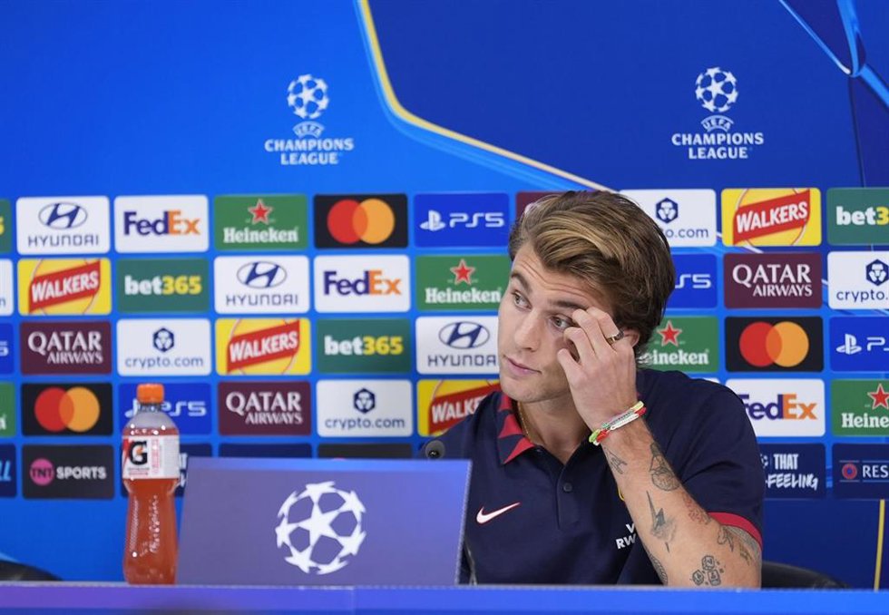 El centrocampista del Atlético de Madrid Pablo Barrios en rueda de prensa.