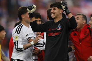 Futbol, Universidad de Chile vs Colo Colo. Fecha 20, Liga de Primera 2026. El arquero de Colo Colo Gabriel Maureira celebra el triunfo tras el partido de la Liga de Primera contra Universidad de Chile disputado en el estadio Nacional de Santiago,