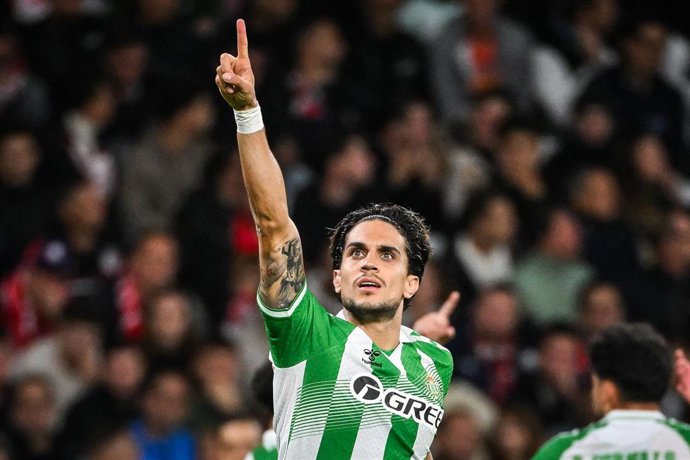 El jugador del Real Betis, Marc Bartra, celebrando uno de sus goles.