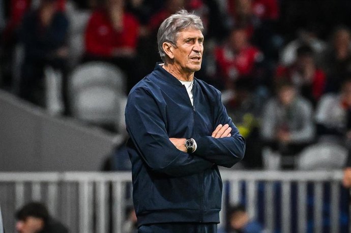 Manuel Pellegrini durante el Lille-Real Betis de la Champions 26-27