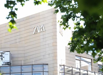 Archivo - Fachada de un establecimiento de Zara en Madrid