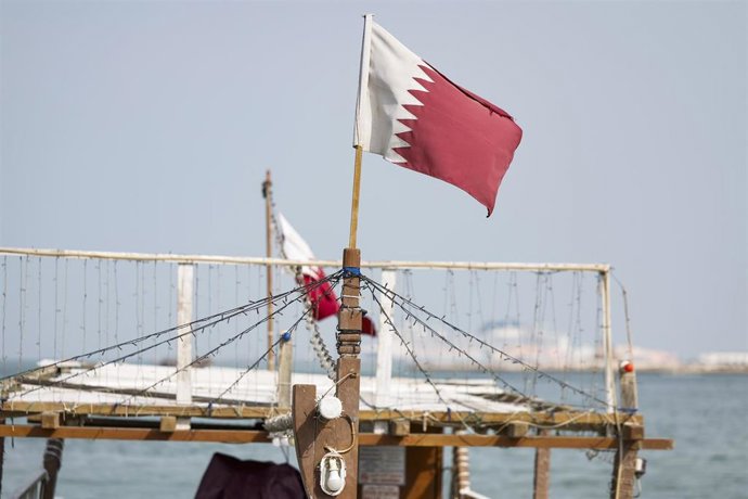 Archivo - Bandera de Qatar (archivo)