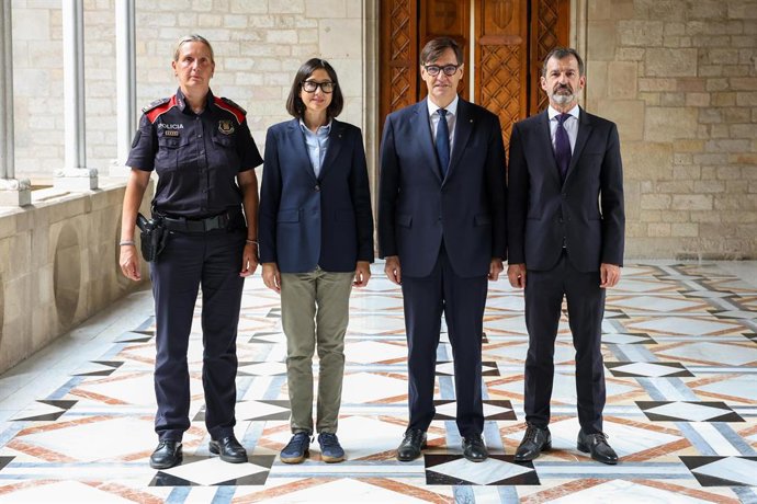 El president Salvador Illa amb la consellera Núria Parlon, Ferran López i Sílvia Catà