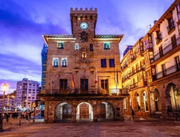 Archivo - Ayuntamiento Castro Urdiales. Consistorio. Sede del gobierno local de Castro Urdiales