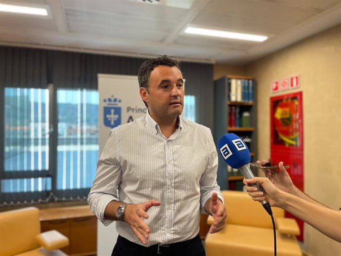 Archivo - El consejero de Hacienda, Justicia y Asuntos Europeos y portavoz del Gobierno asturiano, Guillermo Peláez.