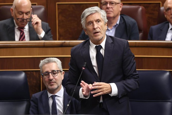 El ministro del Interior, Fernando Grande-Marlaska, interviene durante una sesión plenaria en el Congreso de los Diputados