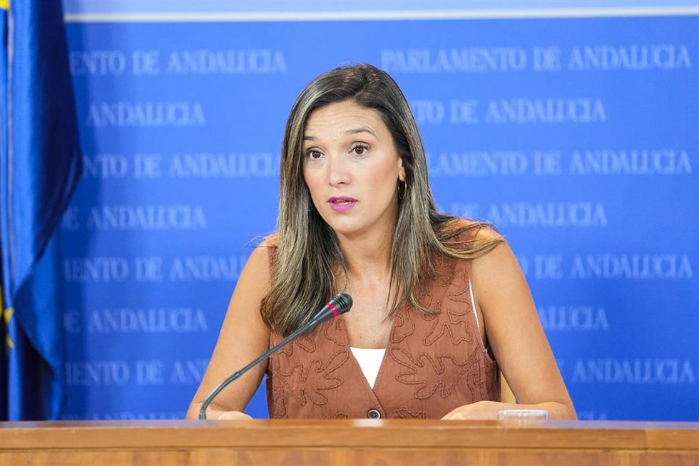 La portavoz del Grupo Parlamentario Socialista, María Márquez, durante la ronda de ruedas de prensa de portavoces de los grupos parlamentarios en el Parlamento de Andalucía. A 9 de septiembre de 2026 en Sevilla (Andalucía, España). Los portavoces de los g