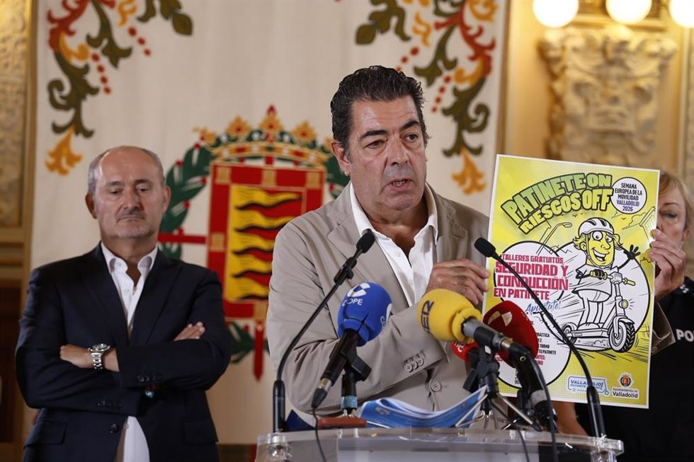 Gutiérrez y Cuadrado durante la presentación de las actividades de la Semana Europea de la Movilidad.