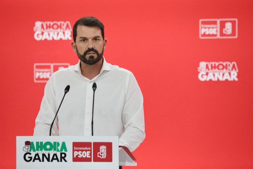 Archivo - Imagen de archivo del secretario general del PSOE de Extremadura, Álvaro Sánchez Cotrina